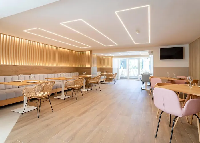 Location Maison Vacances Halley Hotel & s Affiliated By Melia